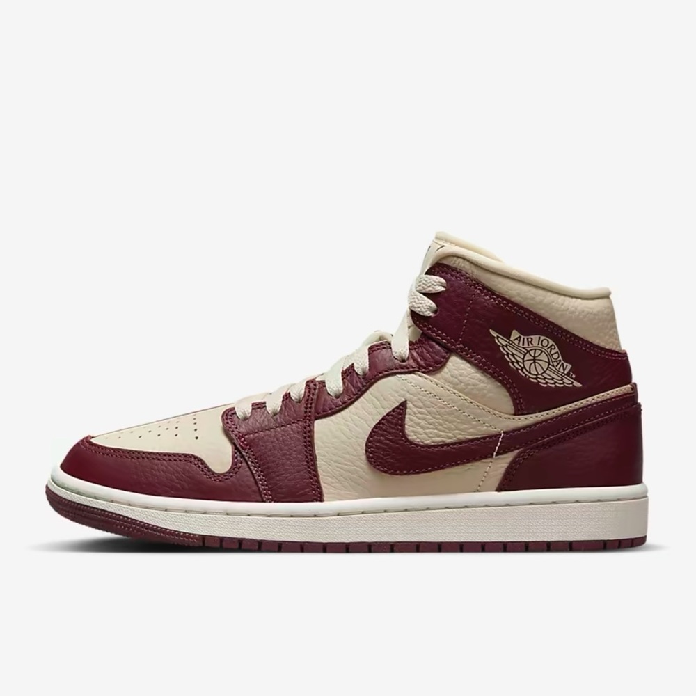Womens Nike air Jordan 1 mid SE